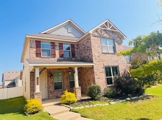 1045 Holly Anne Ln, Aubrey, TX 76227