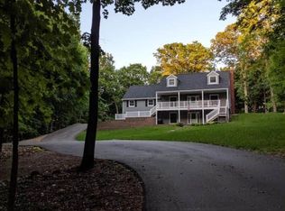 3915 Tonkawood Rd, Minnetonka, MN 55345