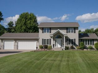 4139 Cedar Heights Trl, Center Point, IA 52213