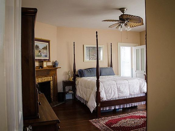 Main bedroom with bath