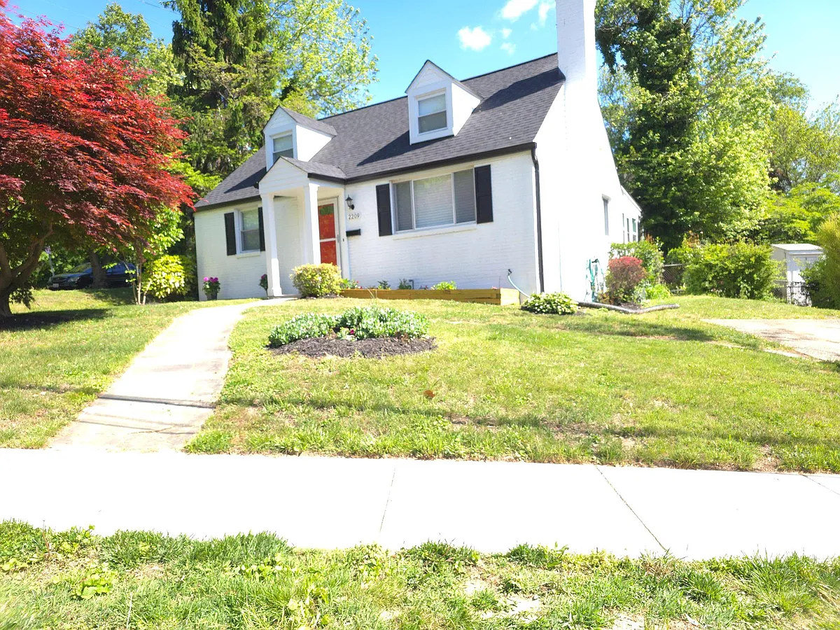 Building Photo - 2209 Quinton Rd