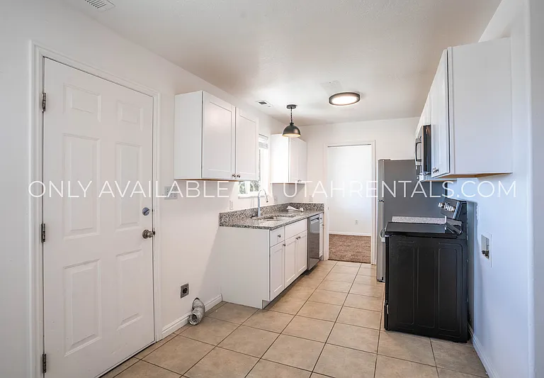 2059 S State St — Photo 9