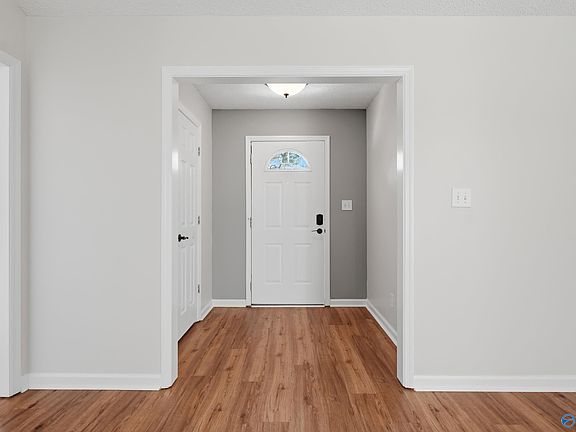 4th image of 2515 Charity Ln