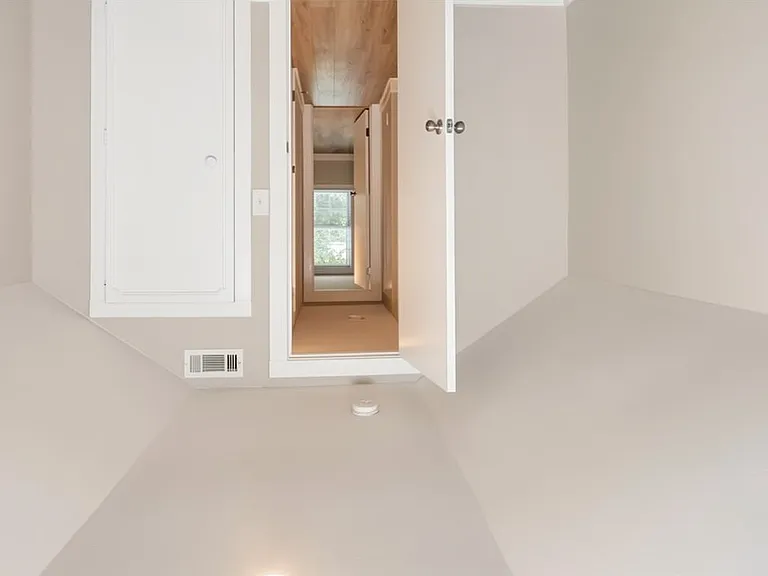 104 Kensington Cir — Photo 1