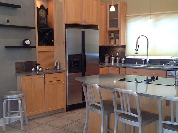 4th image of 9118 Leeward Cir