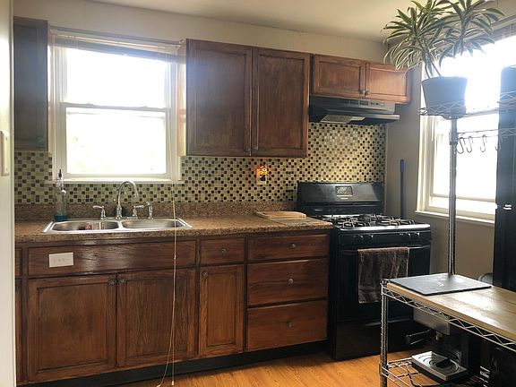 5th image of 412 E Mitchell Ave #1