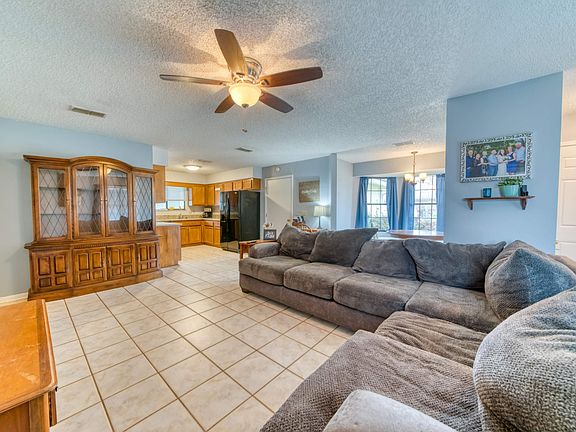 5th image of 1698 Ashwood Cir