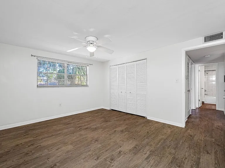 3211 W De Leon St — Photo 53