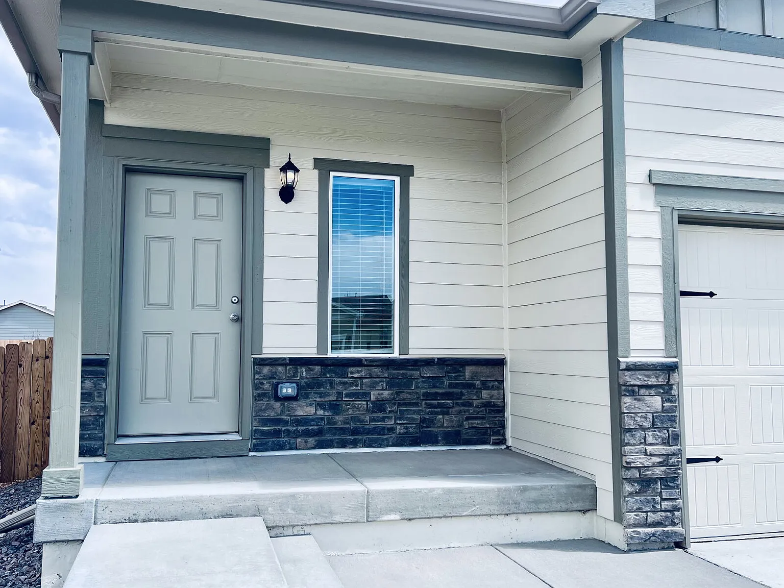 3 bed, 2.0 bath, 1268 sqft, $2,600 — Photo 2