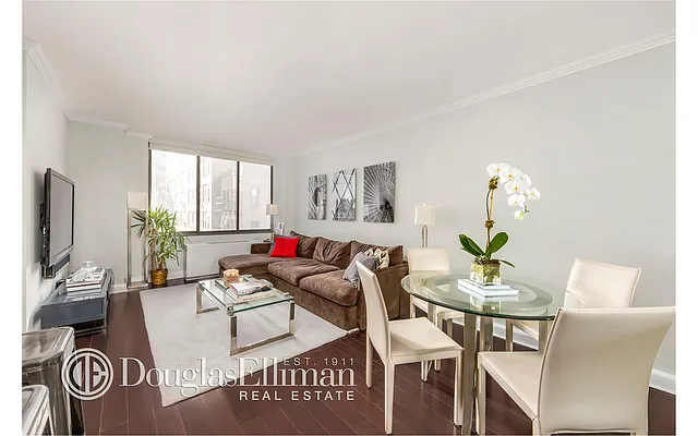 Sold by Douglas Elliman | media 15