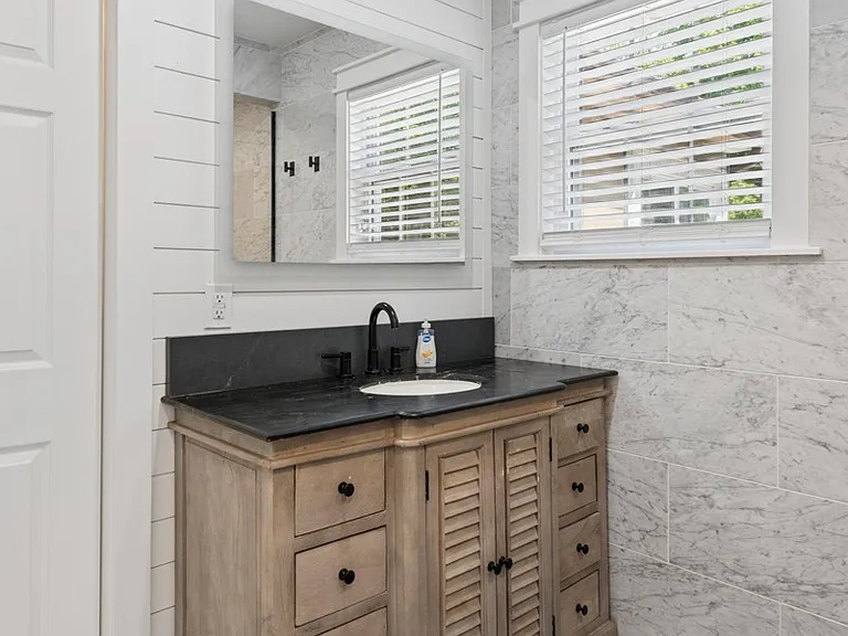 4036 Creekside Dr — Photo 21