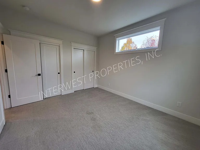 7114 NE 8th Ave — Photo 35