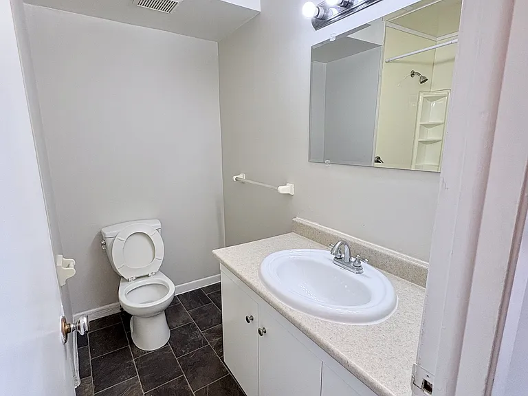 463 12th St W — Photo 2