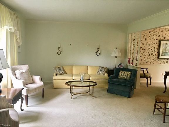 4th image of 374 Windward Dr