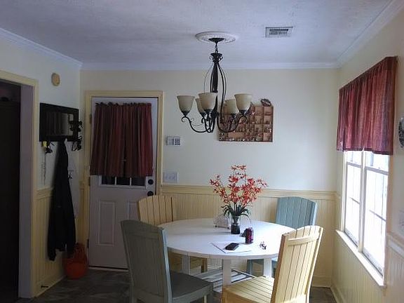 4th image of 340 Lee Road 2076