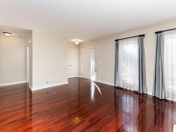 4th image of 5805 Hampshire Ln