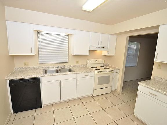 5th image of 1428 E Fern Rd
