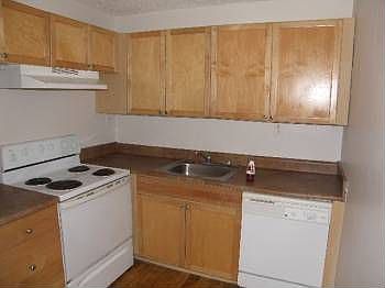 5th image of 206 Meadows Cir