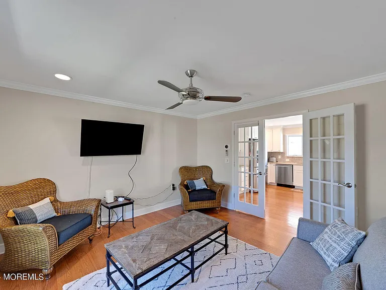 340 Bay Ln — Photo 59
