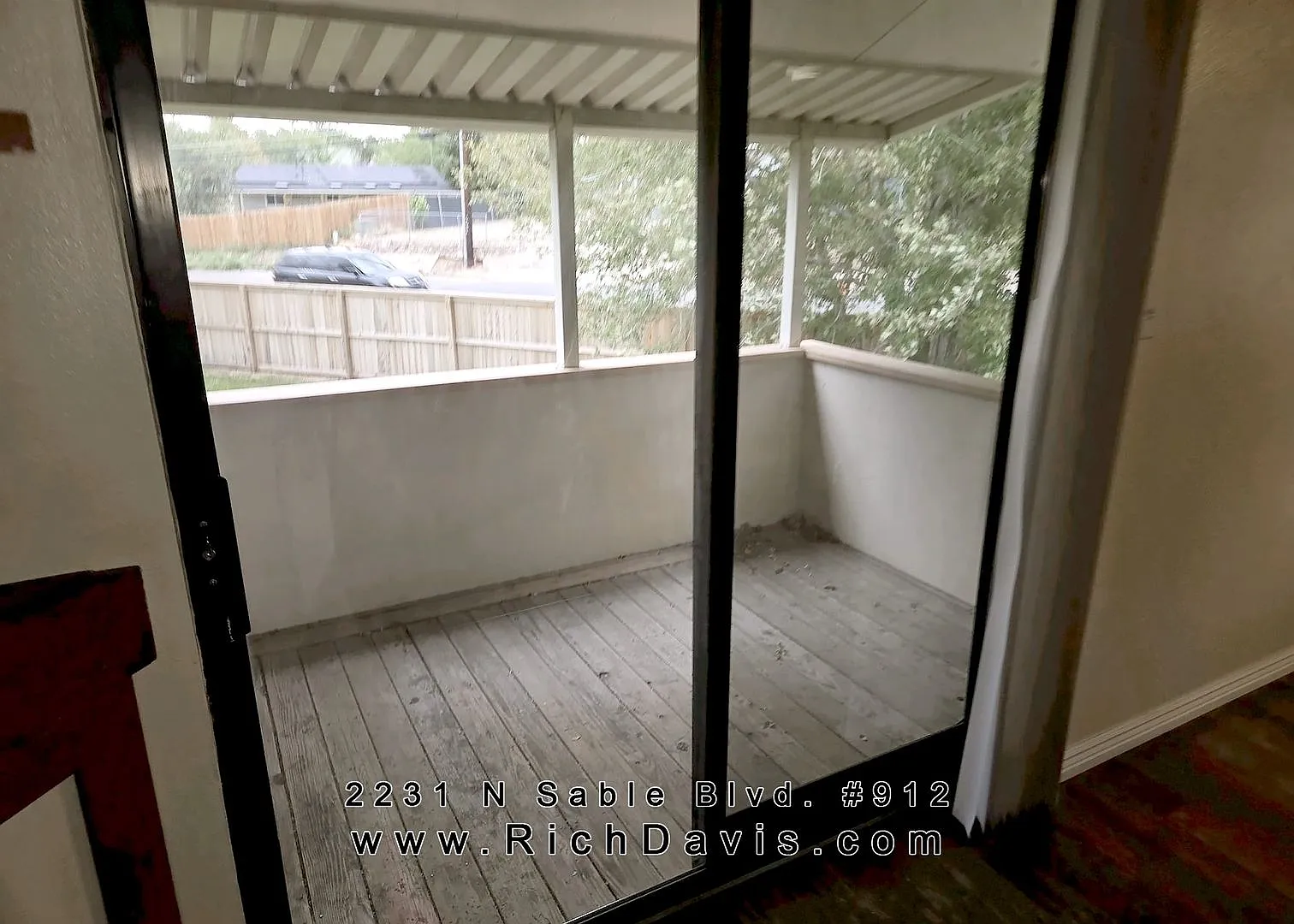 Large 1 bed with washer and dryer hookup — Photo 4