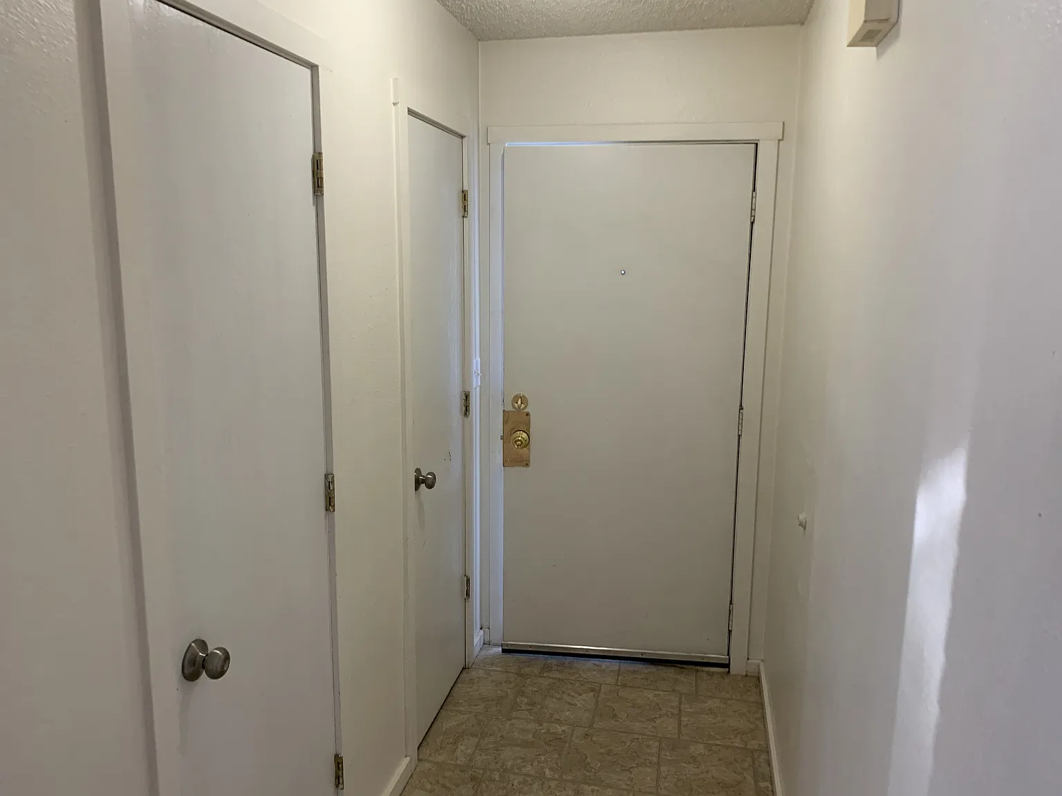 171 Rosewood Drive - B — Photo 2