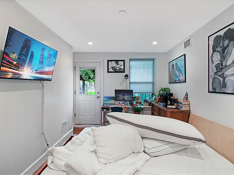 891 Lafayette Ave #1 — Photo 9