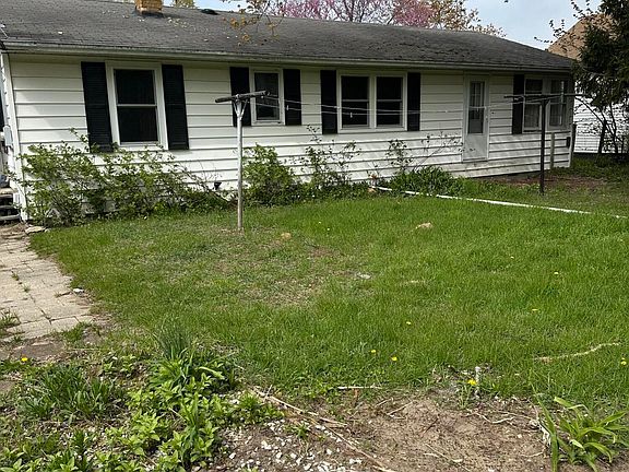 3rd image of 3611 W Polk Rd