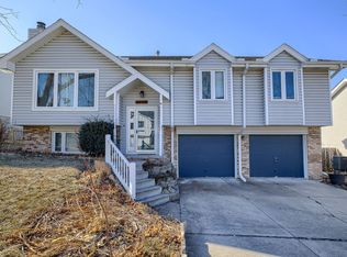 6732 Woodbine Cir, Omaha, NE 68127
