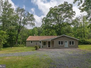 29 Knockel Rd, Green Lane, PA 18054