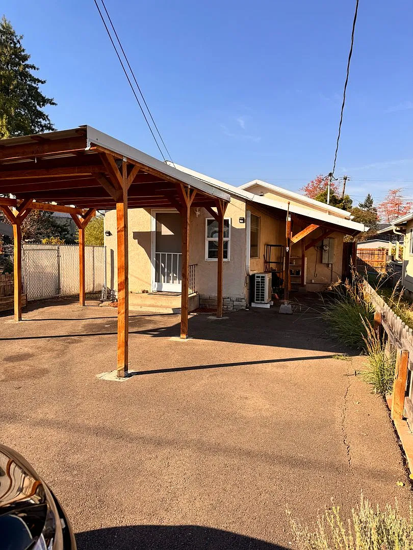 West Roseburg 2 Bedroom home — Photo 2