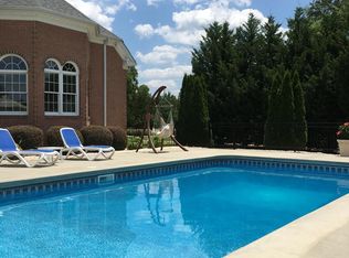 131 Freedom Ct, Bethlehem, PA 18020