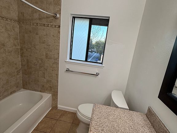 3rd image of 7550 College Dr