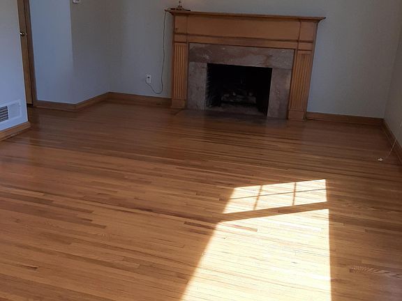 Living room with gas fireplace