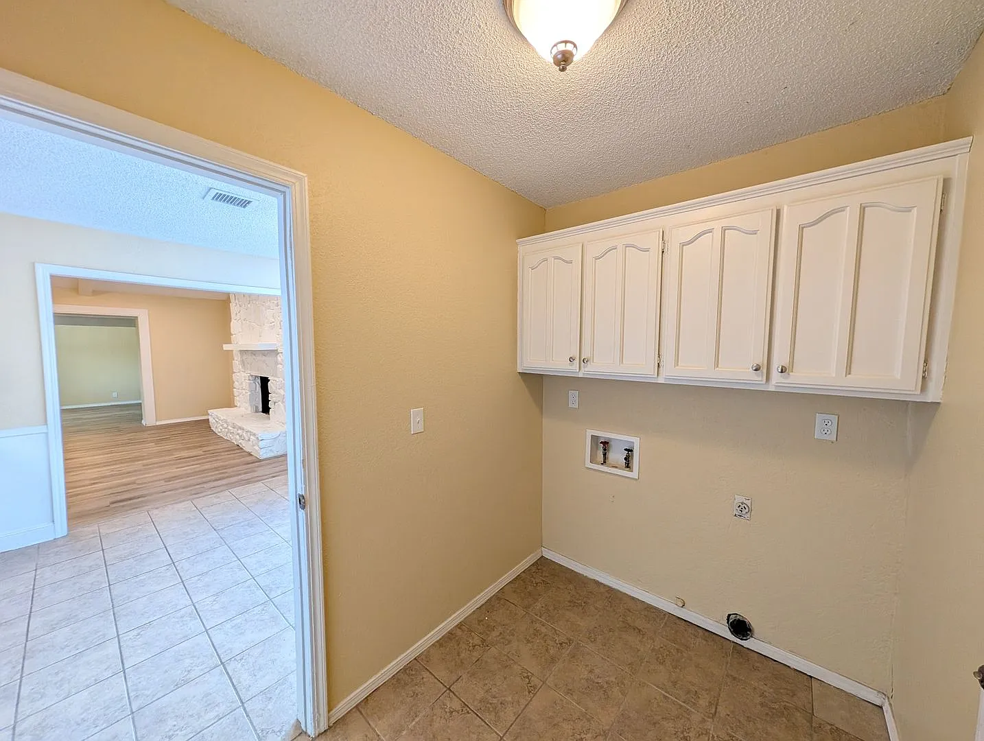 Renovated 4 bedroom in BA schools — Photo 4