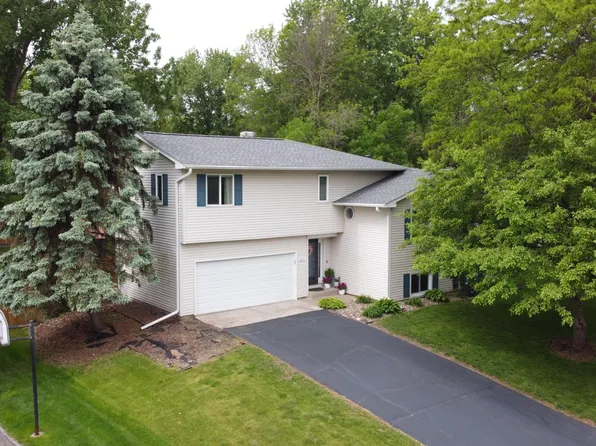 16419 Griffon Trl, Lakeville, MN 55044