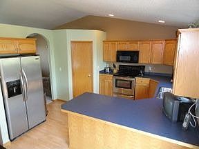3rd image of 609 19th Ave W
