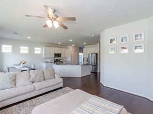 505 Prairie Grass Trl, Clute, TX 77531