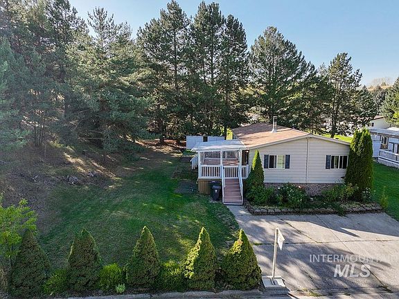 2nd image of 609 N Almon #2011