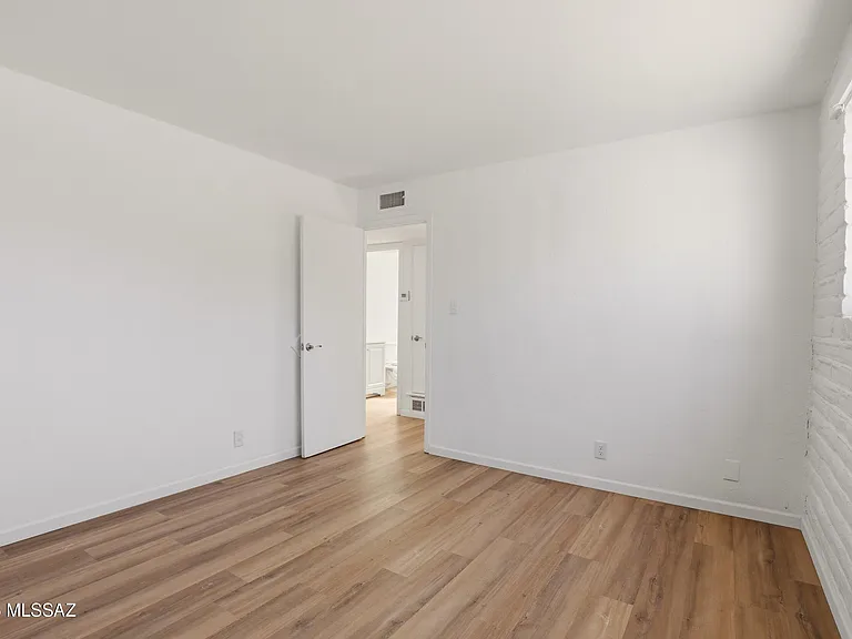3402 E 27th St — Photo 22
