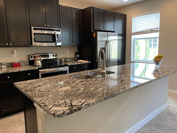2nd image of 703 Hangnest Ln