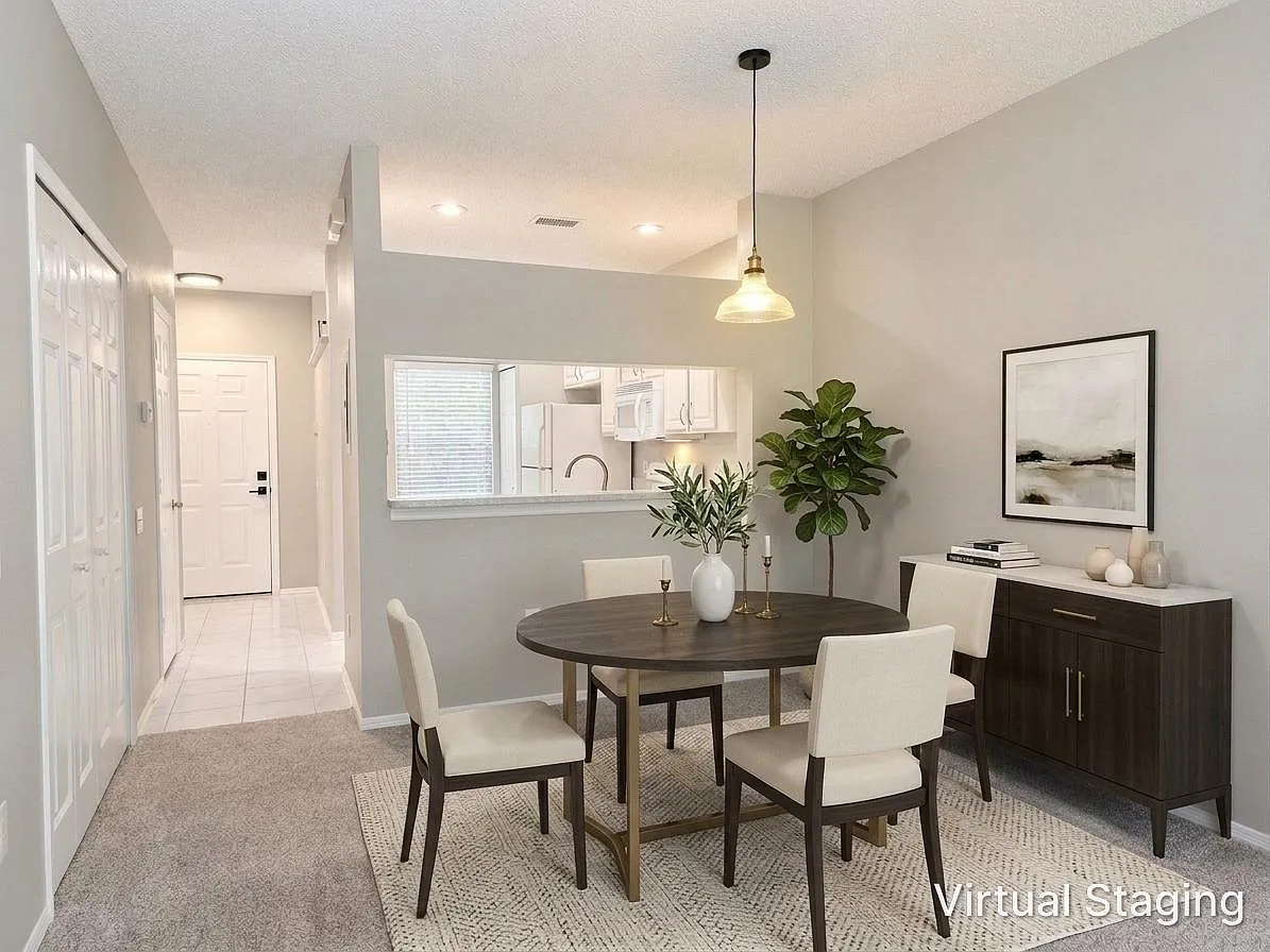 Immaculate 2 Bedroom 1.5 Bath Townhome In New Tampa! — Photo 3
