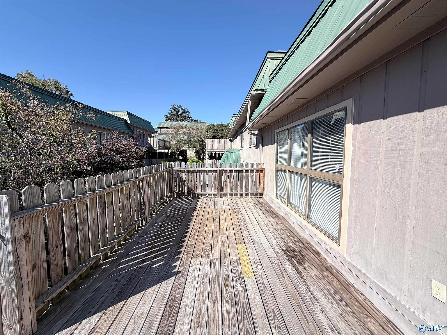 2 bed, 2.0 bath, 1058 sqft, $1,100 — Photo 2