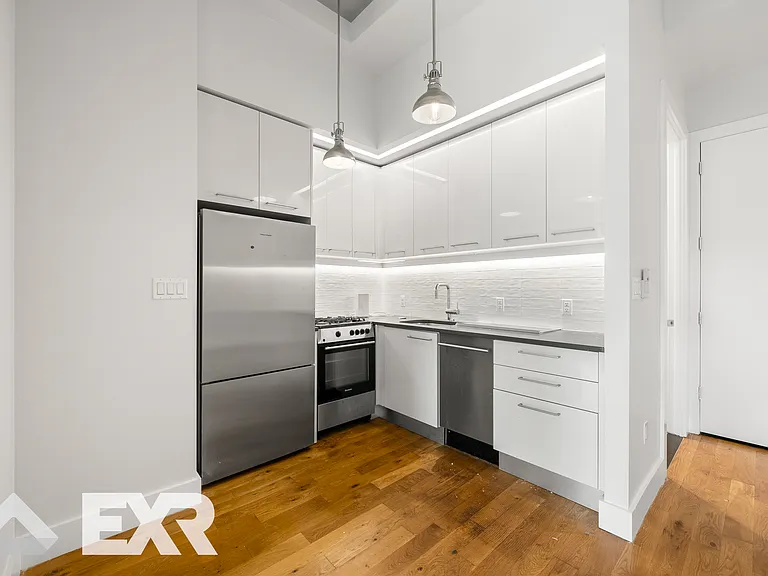 418 Lexington Ave #1E — Photo 4