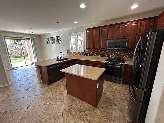 4th image of 5411 W Rowel Rd