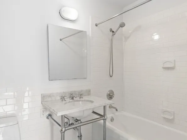 30 Main Street image 9 of 15