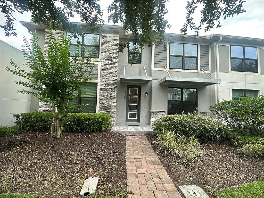 3 bed, 2.5 bath, 1603 sqft, $2,300 — Photo 2