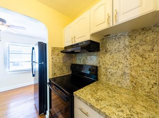 14 S M St, Lake Worth, FL 33460
