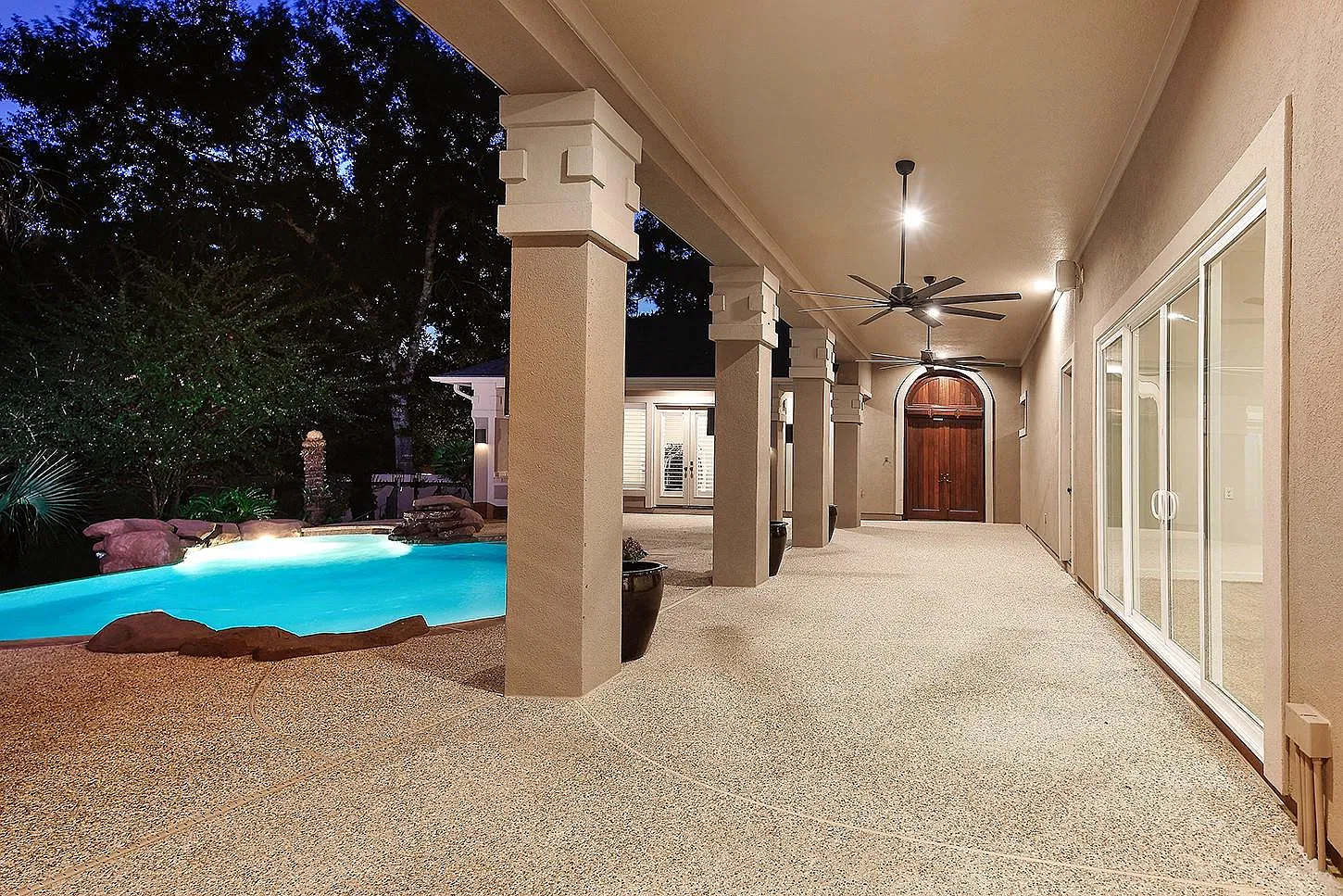 5 bed, 5.0 bath, 6249 sqft, $12,000 — Photo 4