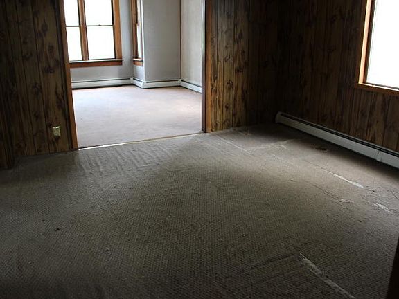 4th image of 310 Pifer St