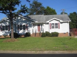 2721 Denise Dr, Greensboro, NC 27407